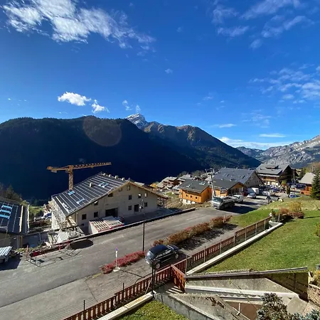 Avec Balcon Et Parking A - Fr-1-693-86 Châtel